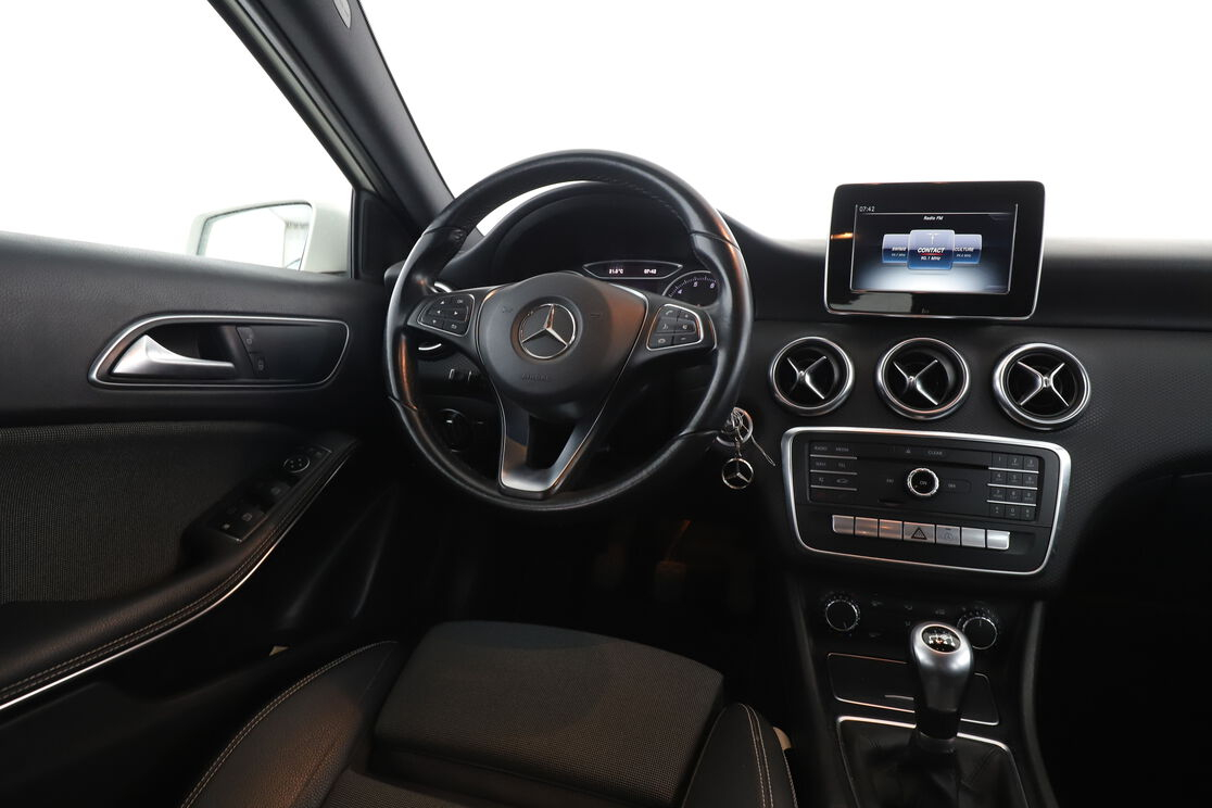Mercedes-Benz Classe A 180 Inspiration — photo 12