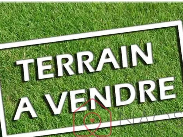 Terrain constructible 709 m²
