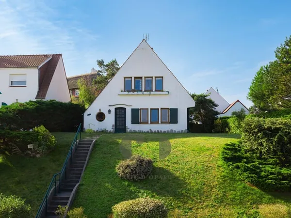 Villa sur les hauteurs du quartier de l'Atlantique