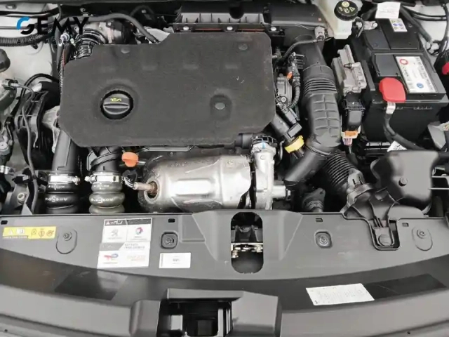 Peugeot 2008 bluehdi 130 s&amp;s eat8 — photo 12