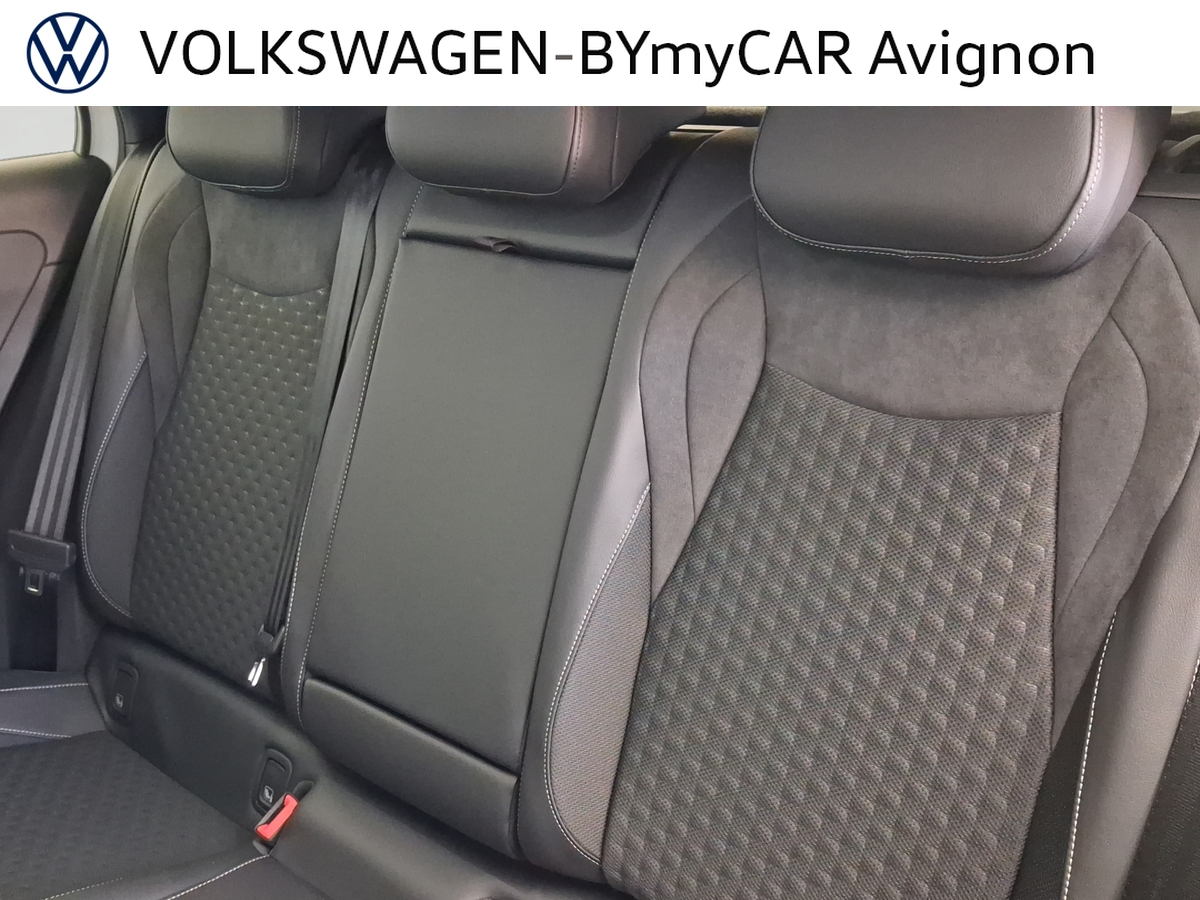 Volkswagen T-Roc 1.5 eTSI EVO2 Hybrid 150 ch DSG7 — photo 24