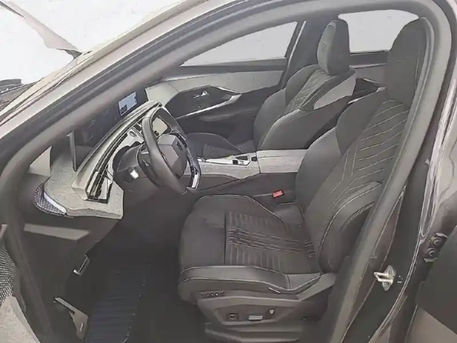Peugeot 5008 electrique 210 ch 73 kwh — photo 11