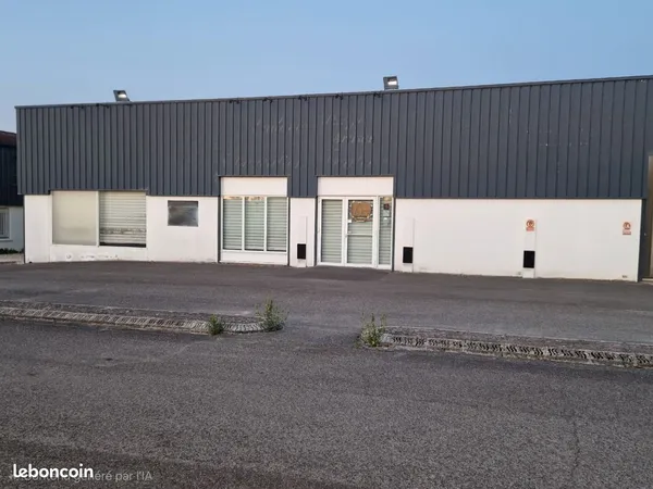 Local commercial 600m2 à louer