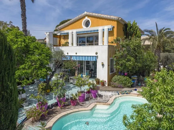 Villa 5 pièces 175 m²