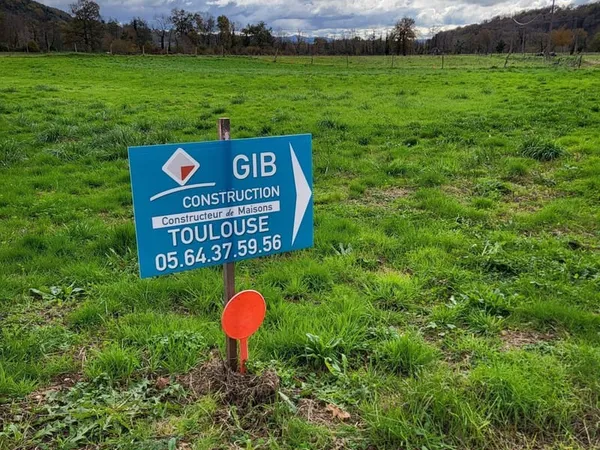 Terrain à bâtir de 500 m² à AVIGNONET-LAURAGAIS (31)