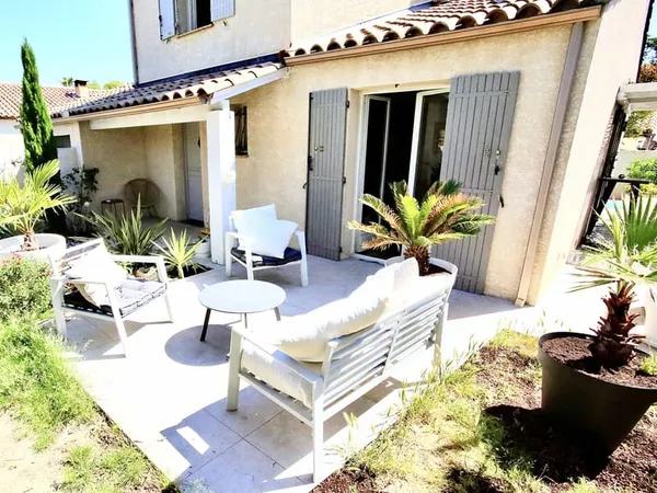 NOUVEAU, Magnifique Maison 3 chambres, très lumineuse, garag