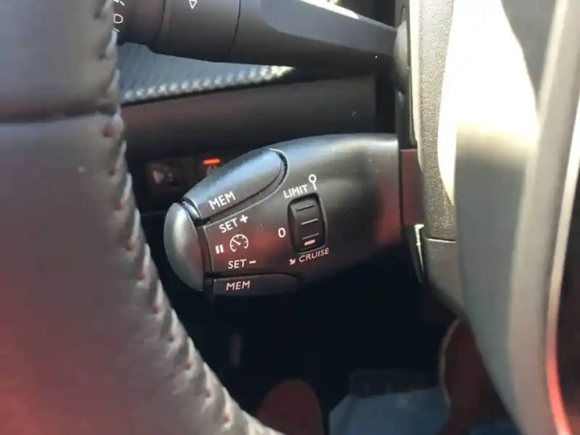 Peugeot 208 electrique 50 kwh 136ch — photo 19