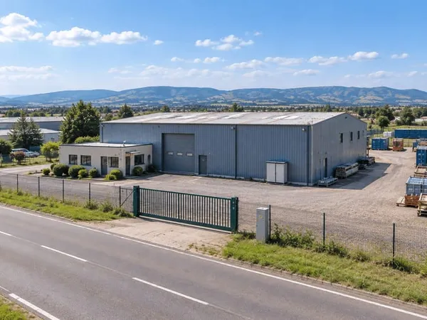 Local d'activité 380 m²