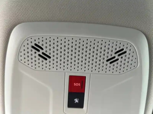 Peugeot 2008 puretech 130 s&amp;s eat8 — photo 26