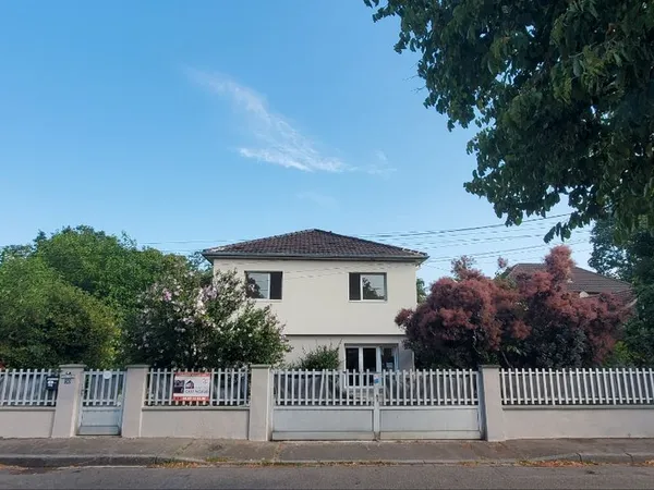 MAISON INDIVIDUELLE avec jardin