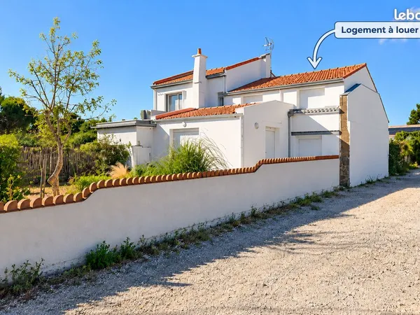 Maison T4 mitoyenne de 75 m², entièrement rénovée en 2020