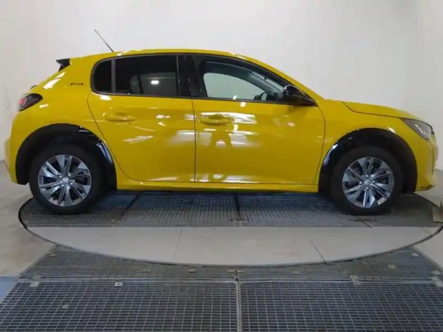 Peugeot 208 e- 136ch style — photo 4