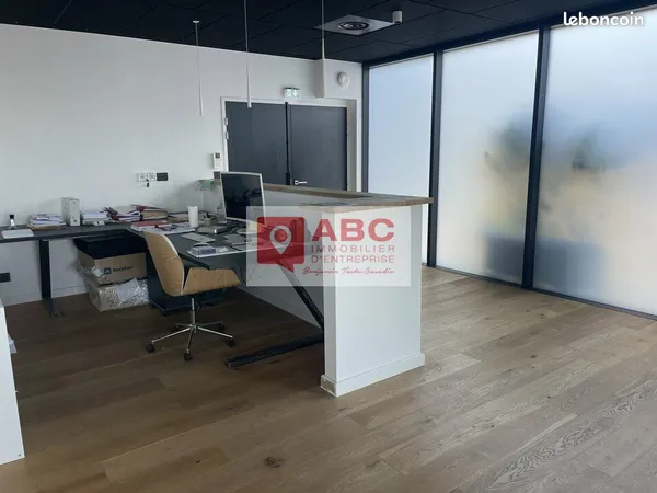 Bureaux 178 m² MAUGUIO
