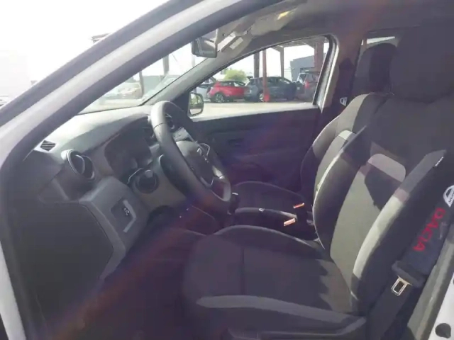 Dacia Duster eco-g 100 4x2 — photo 2