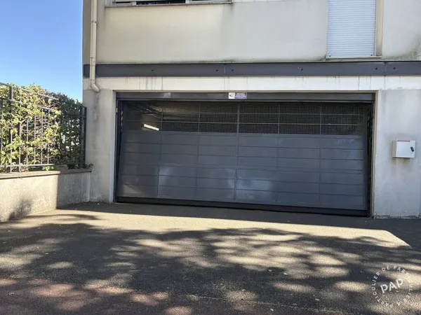 Garage et parking Location Nanterre 20000€