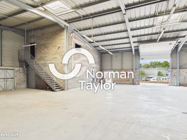Local d'activité 400 m²