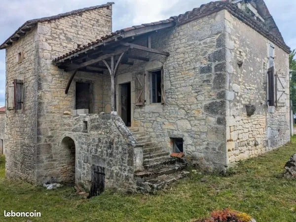 Ferme longère typiquement quercynoise