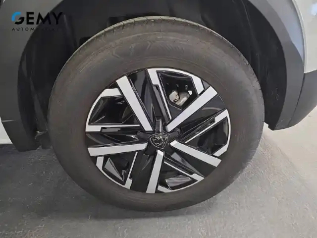 Peugeot 2008 hybrid 145 e-dcs6 — photo 11