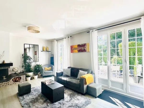 Maison 9 pièces 260 m²