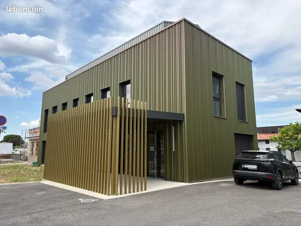Bureaux récents de 249 m² avec terrasse - Toulouse 31200