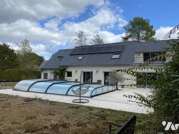 Maison 7 pièces 239 m²