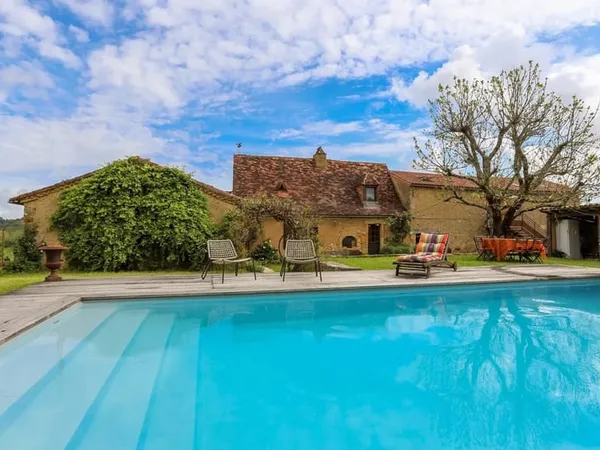 Propriété de charme en Périgord Noir: une douceur de vivre absolue, sans aucun travaux à prévoir