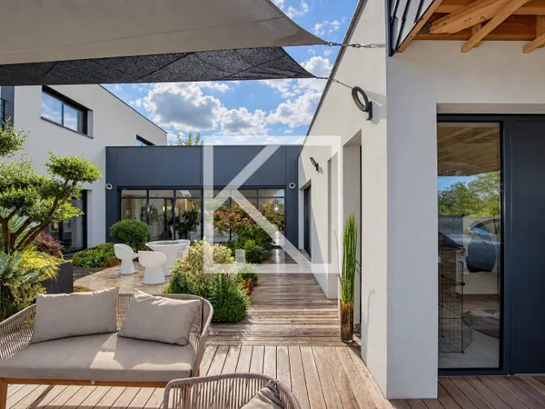 Belle contemporaine en bord de Loire