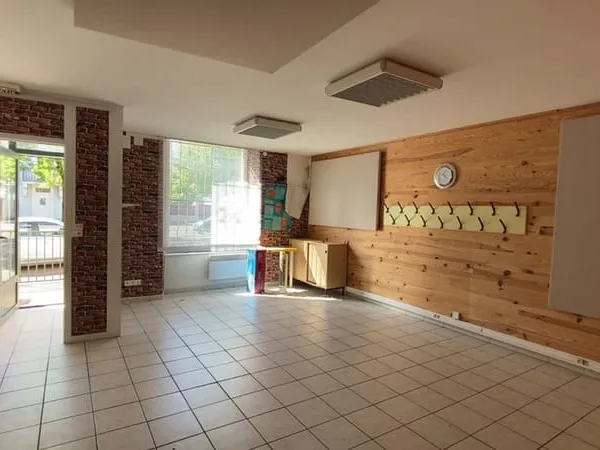 Local commercial + Appartement SPECIAL INVESTISSEUR