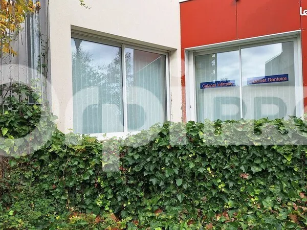 Bureau 79 m²