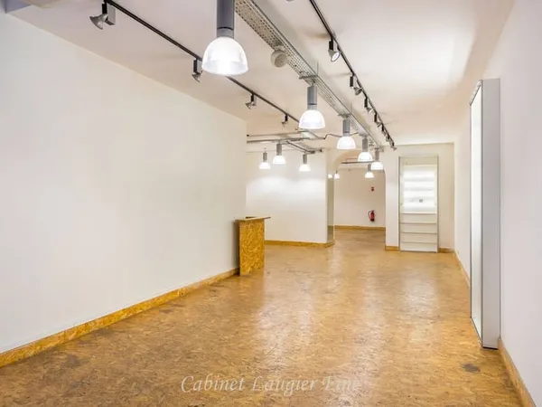 Local commercial 138 m²