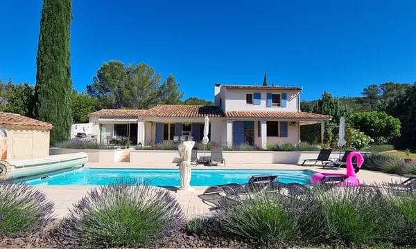 Villa haut de gamme de 180m2 à Brignoles - 8P - 6 Ch