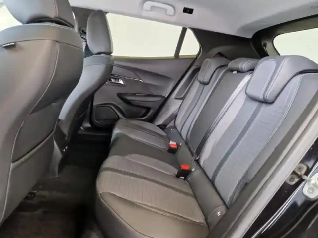 Peugeot 2008 1.2 puretech 130ch s&amp;s allure eat8 — photo 10