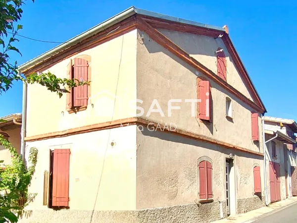 Grande Maison au centre du village