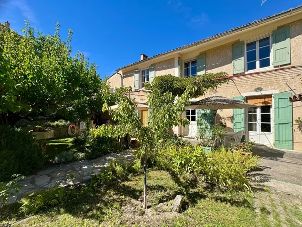 Propriété historique avec jardin et caves