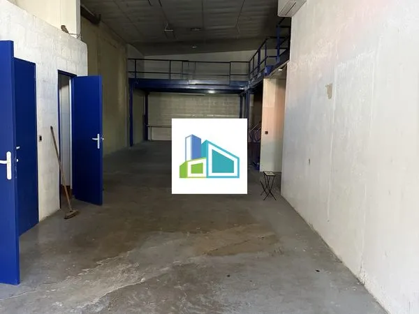 Entrepôt 322 m² Saint-Laurent-du-Var