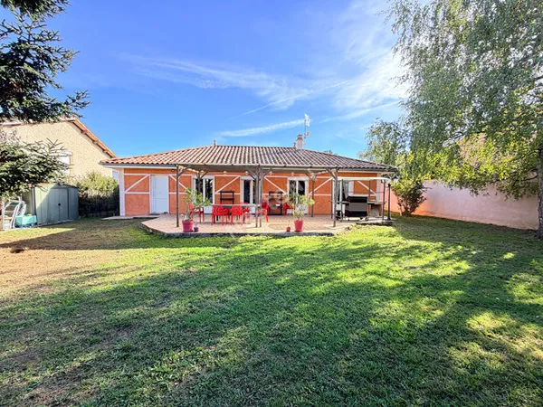 Maison - Plain pied - 3 chambres - Garage - Terrain de 1223 m²