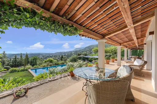 Maison 4 pièces 220 m²