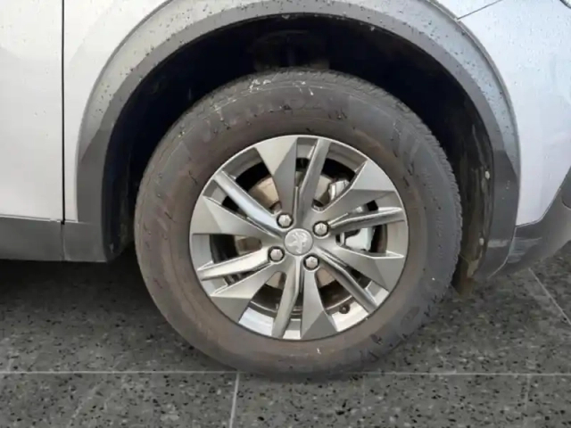 Peugeot 2008 1.2 puretech 130ch s&amp;s style eat8 — photo 44