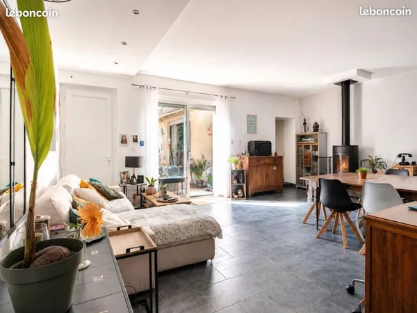 Maison lumineuse et moderne