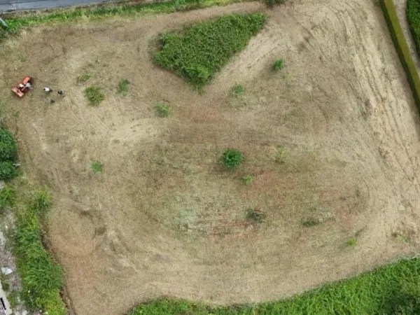 Terrain 8878 m²