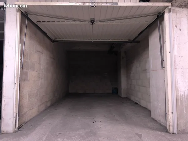 Garage box fermé 13007 - Boulevard Augustin Cieussa/Vallon des Auffes