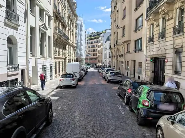 Local commercial 221 m²