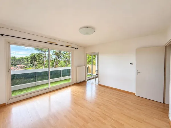 À vendre - Appartement T2 avec balcon et parking à Cap de Bos