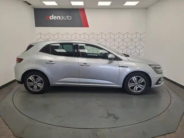 Renault Megane mégane iv berline tce 140 fap - 21n — photo 9