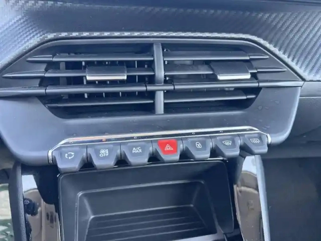 Peugeot 208 puretech 75 s&amp;s bvm5 — photo 32