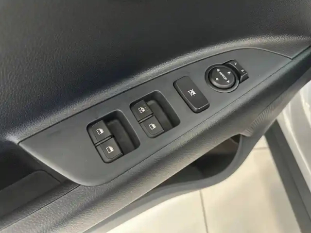Kia Stonic 1.0 t-gdi 100 ch dct7 — photo 41