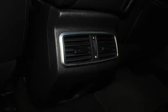 Renault Megane mégane iv berline dci 165 energy edc — photo 13