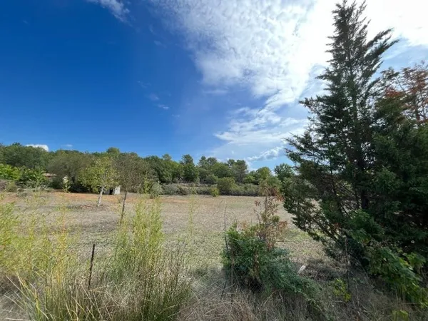 Terrain 3108 m²