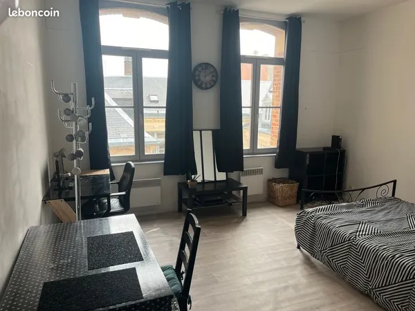 Grand studio meuble