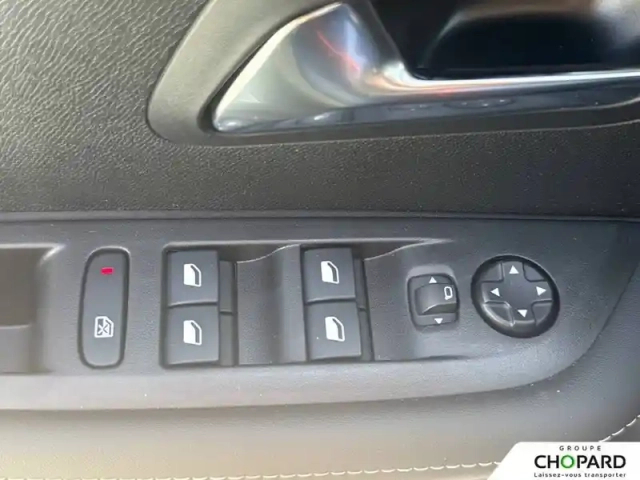 Peugeot 208 hybrid 100 e-dcs6 — photo 24